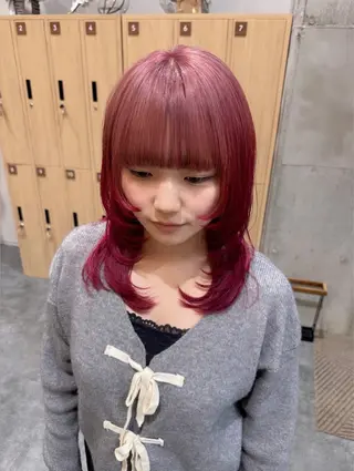 ミディアム カラー ヘアアレンジ mina 🐈‍⬛ ラフな似合わせヘアのヘアスタイル