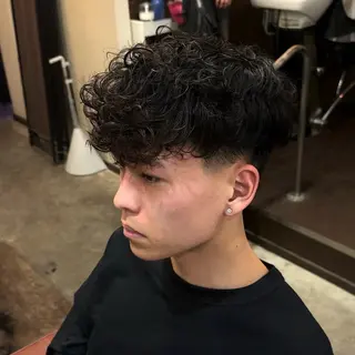 パーマ メンズ スペインカール/セン ターパート/RYUのヘアスタイル