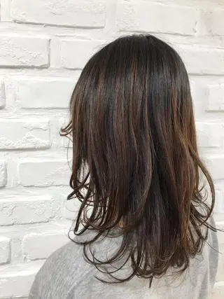セミロング 【暖色カラー特化】 中山由梨のヘアスタイル