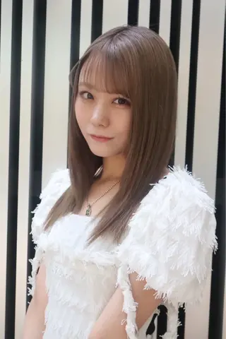 セミロング カラー レイヤー/ブリーチ iwamiya岩見谷のヘアスタイル