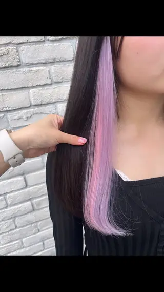 ロング ハイトーンカラー シールエクステのヘアスタイル