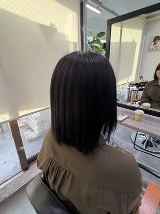 ミディアム カラー 岩田 柊憂花のヘアスタイル