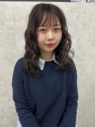 セミロング サトウ ナナのヘアスタイル