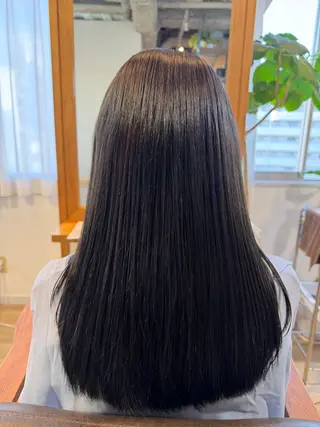 セミロング RENA｜透明感 カラー×癒しスパのヘアスタイル