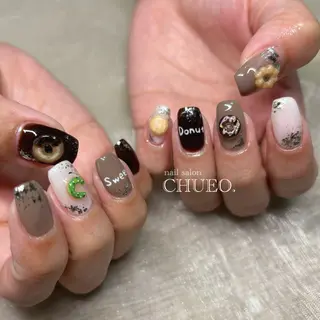 ネイル 吉岡 晴香のネイルデザイン