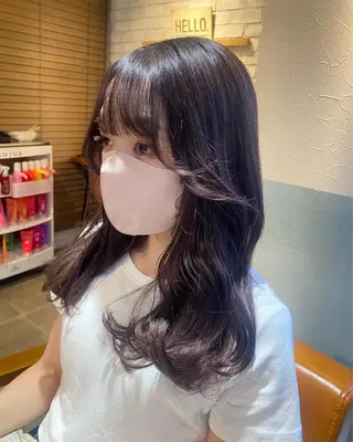 カラー 🩵盛れる顔周り/ 艶カラーemi🩵のヘアスタイル