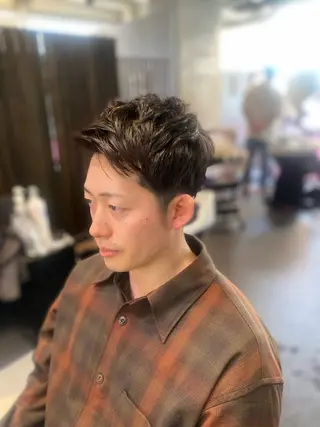 ショート 下方 研人のヘアスタイル