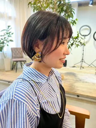 ショート ブリーチなしカラー 🌿脇黒丸 彩のヘアスタイル