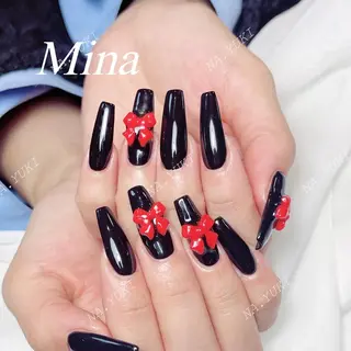 ネイル 🦋 Queenieのネイルデザイン