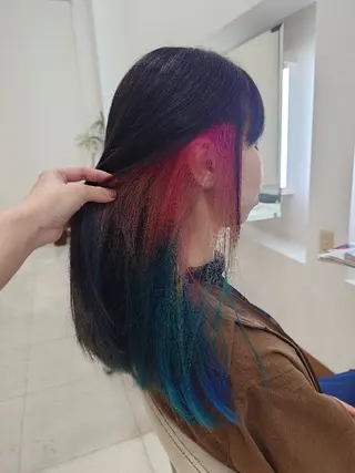 カラー ロング キンジョウ エナミのヘアスタイル