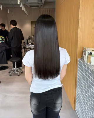 ロング 井山 葵のヘアスタイル