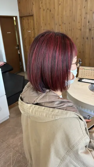 ショート カラー 川元 汐音のヘアスタイル
