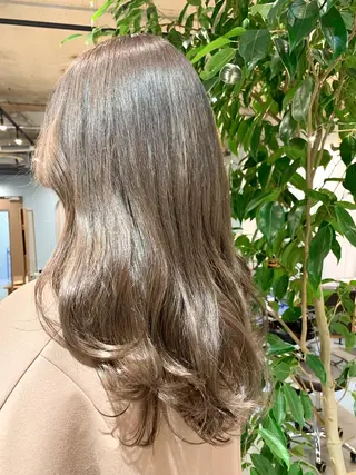 ロング カラー ブリーチなしカラー 🌿脇黒丸 彩のヘアスタイル