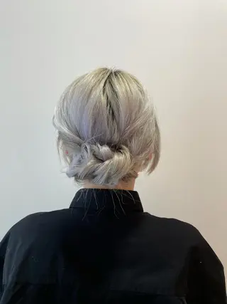 ミディアム ヘアアレンジ 透明感カラー 🩶🩵🩷AIRIのヘアスタイル