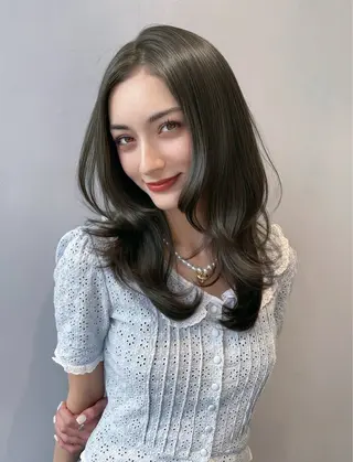 カラー 𝑪𝑶𝑨 𝑨𝑲𝑨𝑹𝑰のヘアスタイル