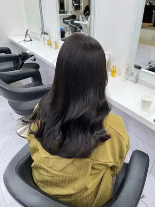 セミロング 寒色/ベージュヘア ブリーチありMiOのヘアスタイル