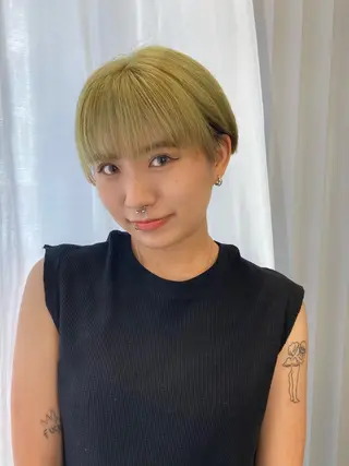 ショート カラー JUURI- Shionのヘアスタイル