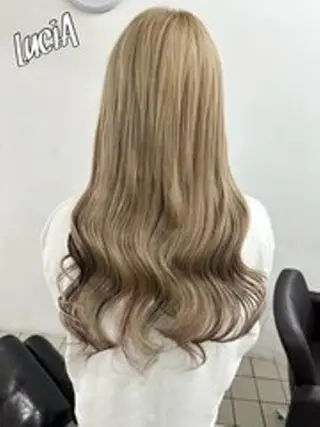 ロング カラー MISAKIエクステ ブリーチ\5900のヘアスタイル