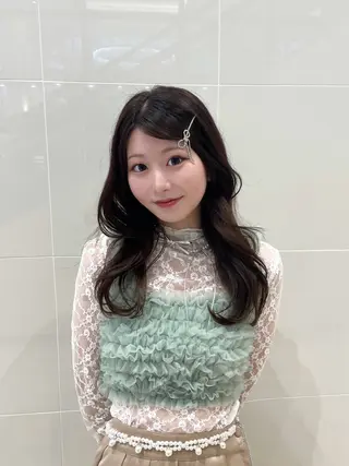 セミロング moe🎀 透明感♡似合わせのヘアスタイル