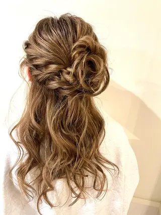 セミロング 《インナーカラー》 YAMADAのヘアスタイル