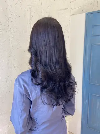 ロング カラー ハイトーン🤍 古江 実夢のヘアスタイル