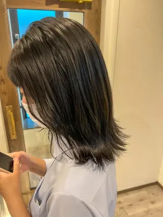 ミディアム カラー 工藤 梨花のヘアスタイル
