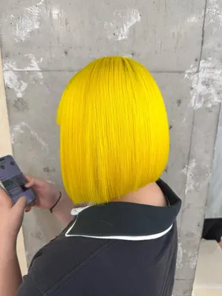 ショート カラー 小川 新大のヘアスタイル