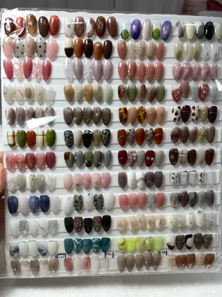 ネイル AURA NAIL 🌟鶴見店のネイルデザイン