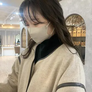 ロング カラー 本間 結衣のヘアスタイル