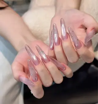 ネイル Lynn_ Nailのネイルデザイン