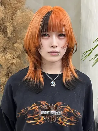 ロング カラー イツク ⚡️ ルーツ/ハイトーンのヘアスタイル