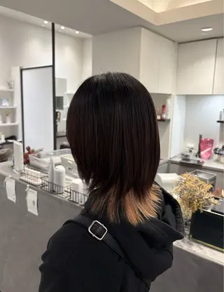ミディアム はしもとひより/ブリ ーチ矯正/艶カラーのヘアスタイル