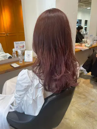 ミディアム カラー MIOベージュカラー 柔らかいカラーのヘアスタイル