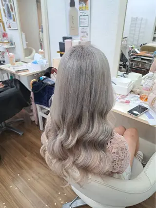 ロング GLOSS 心斎橋 山上のヘアスタイル