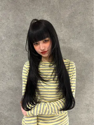 ロング カラー 紅都🫧 透明感水光カラーのヘアスタイル