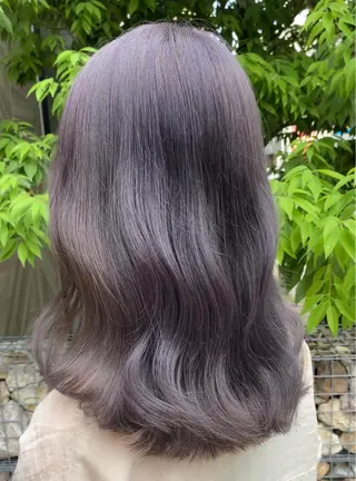 セミロング カラー 横尾 歩のヘアスタイル