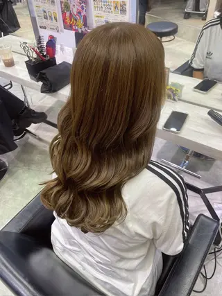 カラー オタク🍒渋谷 🫒オリーブカラーのヘアスタイル
