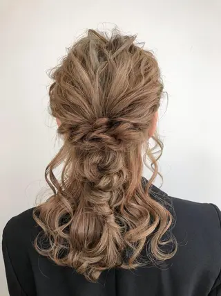 セミロング カラー 【透明感、艶髪】西村 有司のヘアスタイル