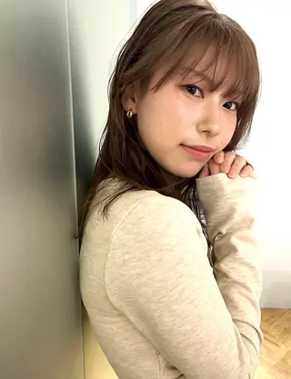 セミロング カラー cana 札幌レイヤースタイルのヘアスタイル