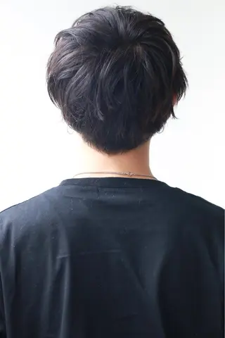 ショート カラー パーマ メンズ センターパート/毛 流れ/パーマ特化のヘアスタイル