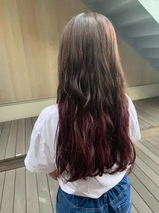 ロング カラー パーマ ハイトーンカラー🤍 山下 優華のヘアスタイル