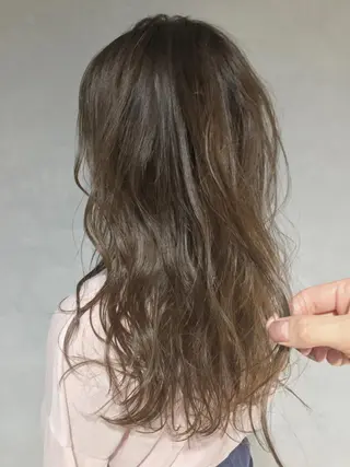 ロング カラー 岡邉 隆太のヘアスタイル