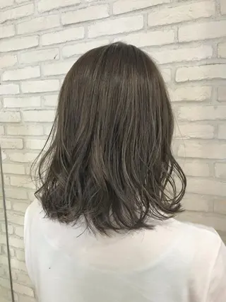 ミディアム カラー 大平 美沙のヘアスタイル