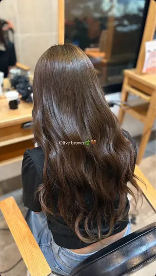 ロング カラー 土井 凜華のヘアスタイル