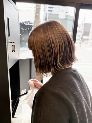 ショート カラー 赤池 日菜子のヘアスタイル