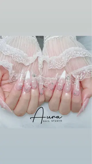 ネイル Aura Nail Studioのネイルデザイン