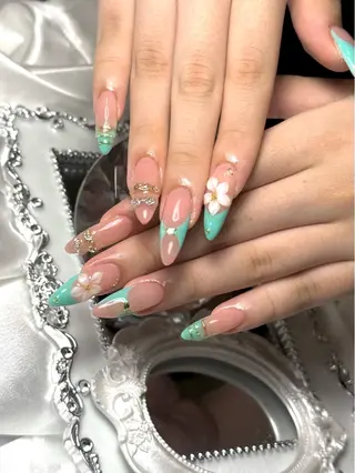 ネイル ルシイ🎀新宿長さ 出しパーツ専門店のネイルデザイン