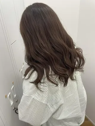 セミロング カラー 山本 愛永のヘアスタイル