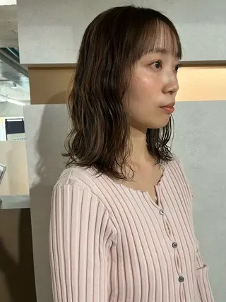 ミディアム カラー anon Loemのヘアスタイル