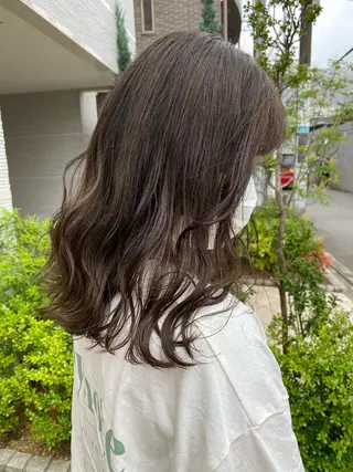 ミディアム トップスタイリスト/ アユミのヘアスタイル